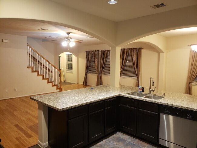 Cocina y sala de estar - 14630 Durham Chase Ln