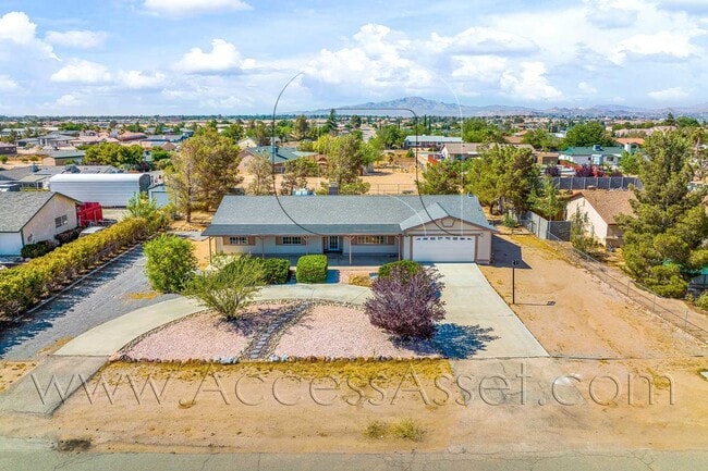 Building Photo - Beautiful 3 Bed/ 2 Bath Home With A Horses...