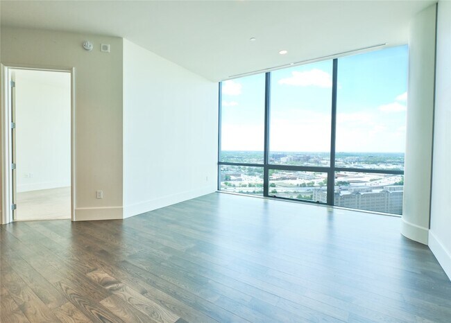 Building Photo - 1301 Throckmorton St