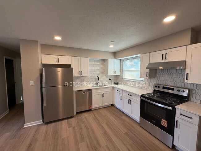 Foto del edificio - 6251 Faircrest Rd