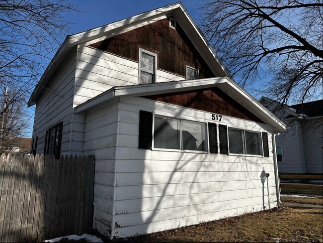 Building Photo - 517 N 2nd Ave