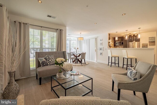 Foto del edificio - 15600 Everglade Ln