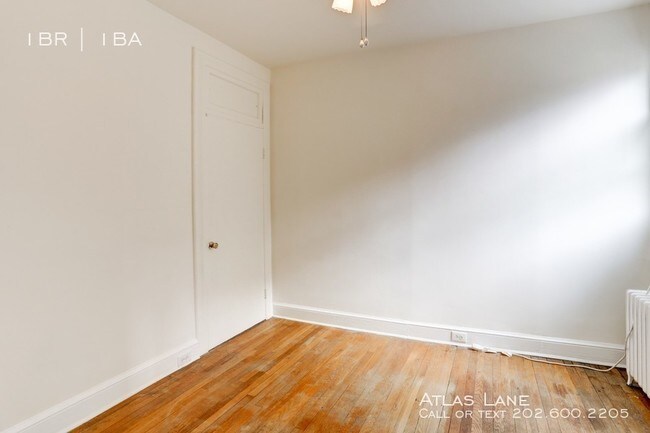 Building Photo - 1 Bed/1 Bath in Capitol Hill - Eastern Market