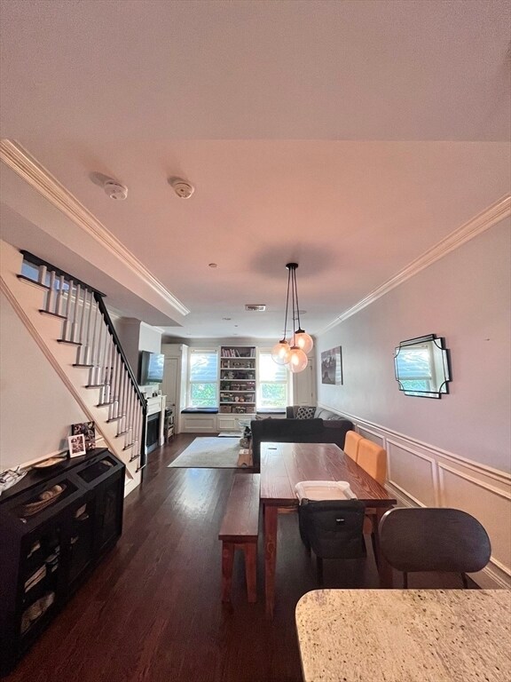 Foto del edificio - 584 E 8th St