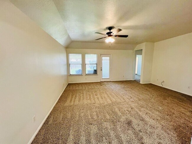 Foto del edificio - 2027 Mickle Creek Dr