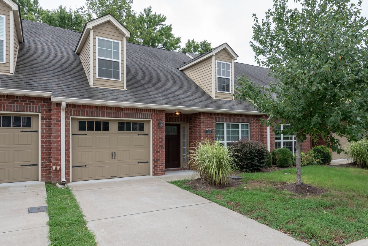 Primary Photo - 3050 Whitland Crossing Dr