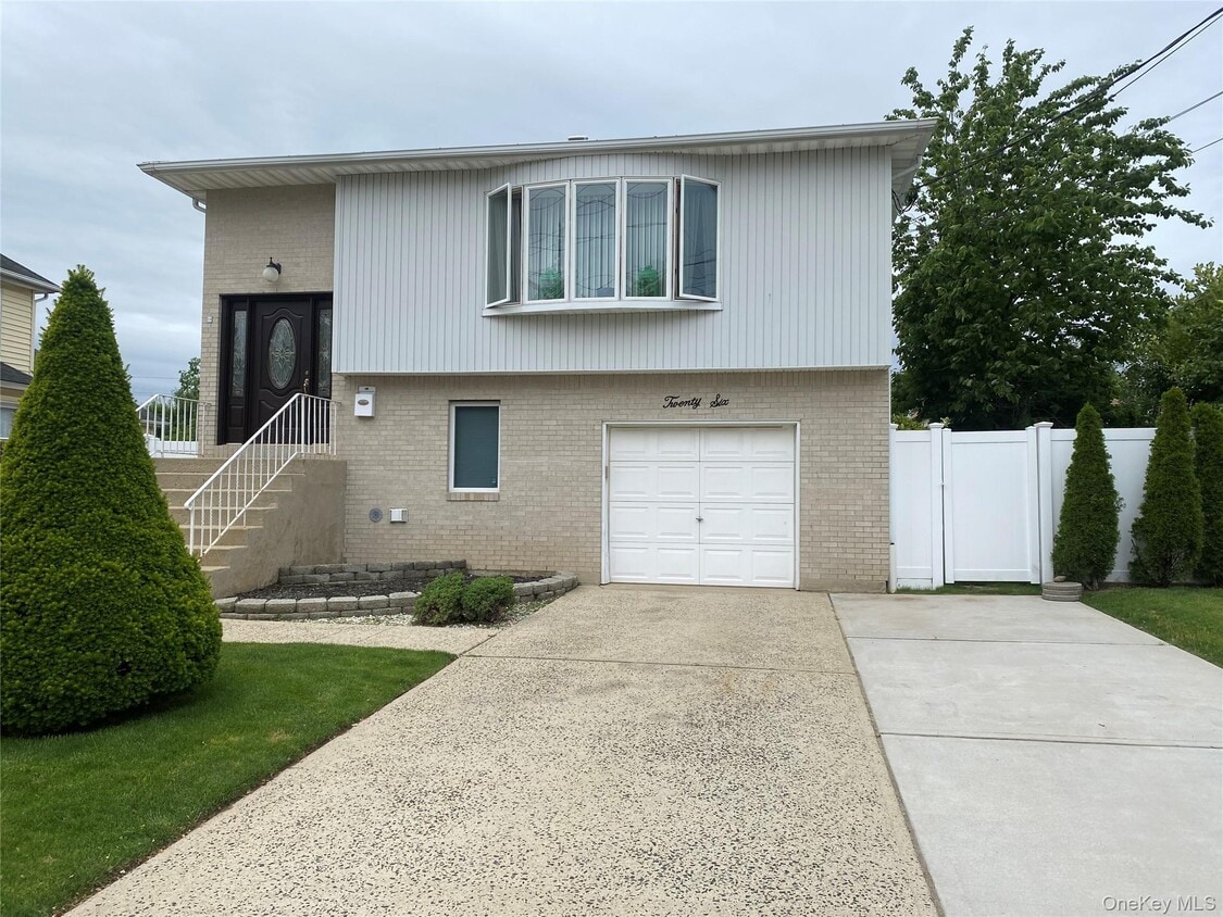 Primary Photo - 26 Horton Ave