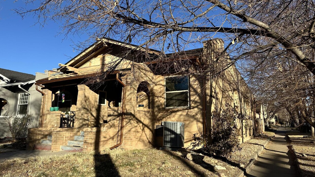 Foto principal - "Charming 2-Bed Townhouse in Denver's Hear...