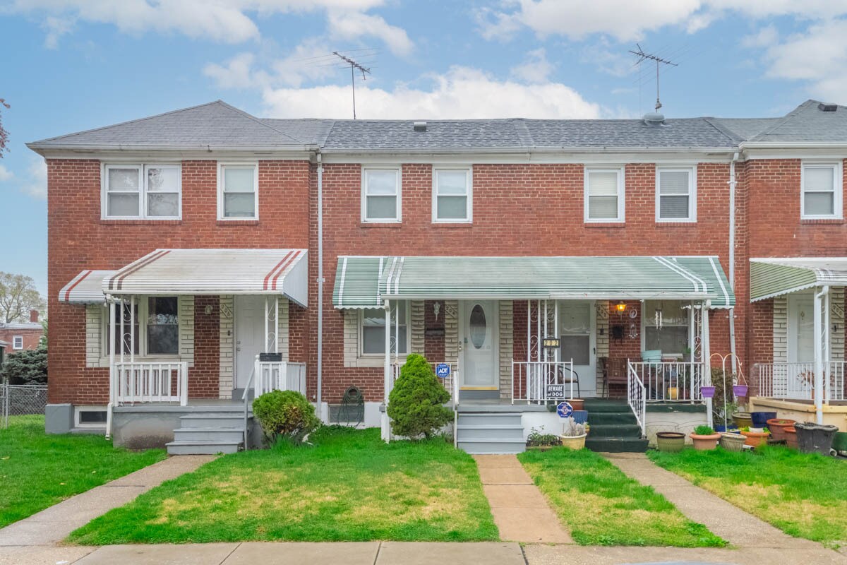 Primary Photo - 204 Kingston Rd