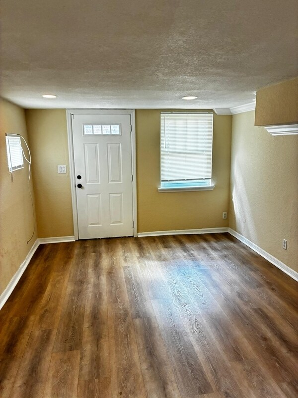 Foto del edificio - 2738 Riverside Ave