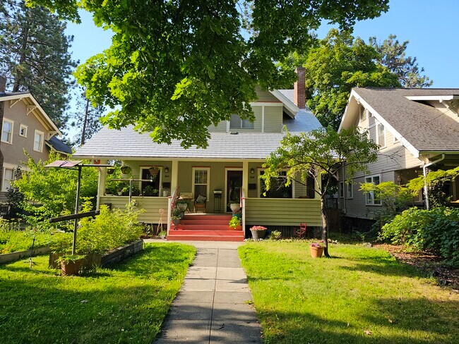 Building Photo - 525 W 14th Ave