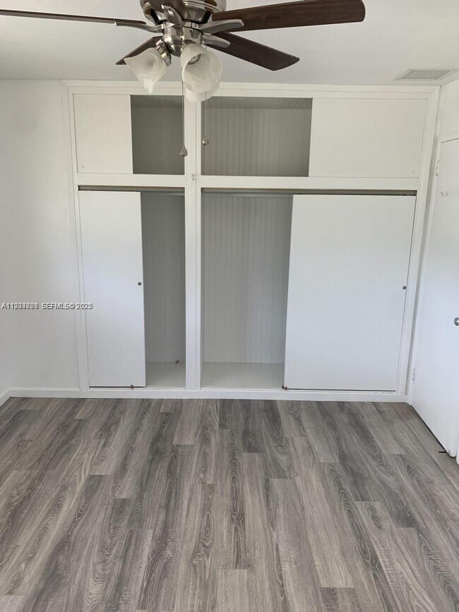 Foto del edificio - 707 Greenbriar Dr