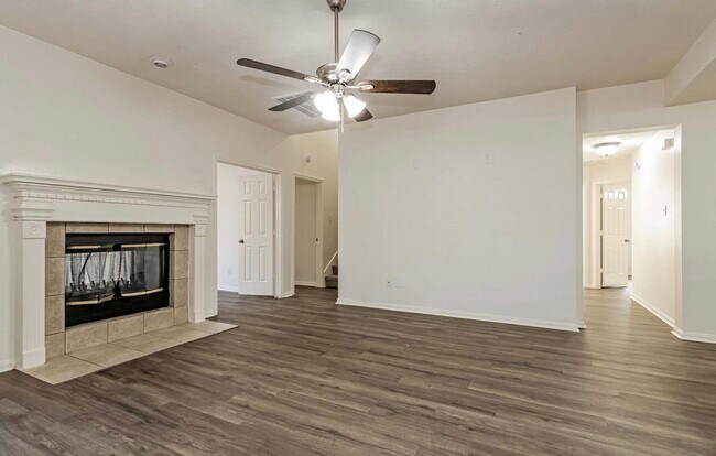 Building Photo - 15726 Stiller Park Dr