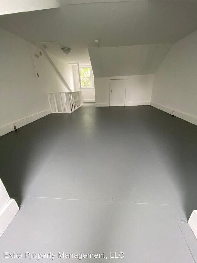 Foto del edificio - 3 br, 1 bath House - 31 S Logan Ave