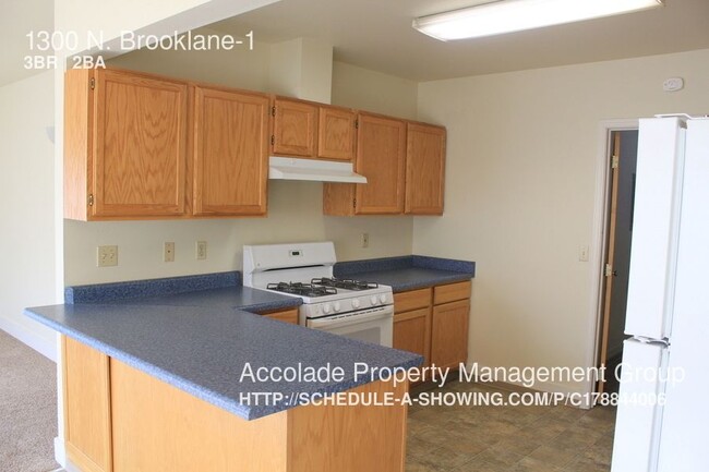 Building Photo - 1300 N Brooklane St