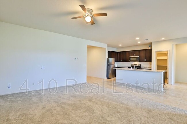 Foto del edificio - 43632 Yucca Ln