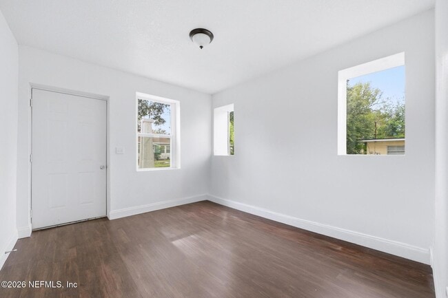 Building Photo - 1715 Brackland St