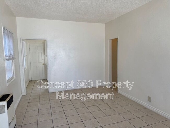 Building Photo - 758 Cerritos Ave