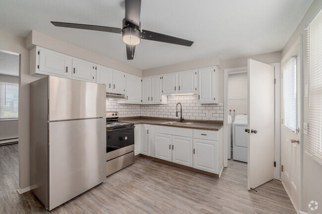 2BD, 1.5BA - 816SF - Kitchen - Evergreen Village