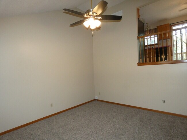 Building Photo - Beautiful Home in Smithville!
