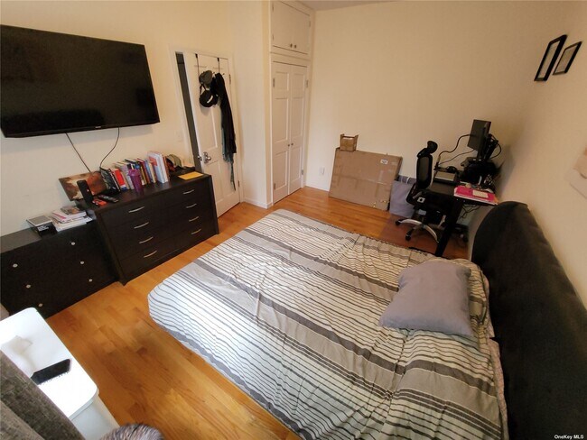 Building Photo - 43-07 42nd St