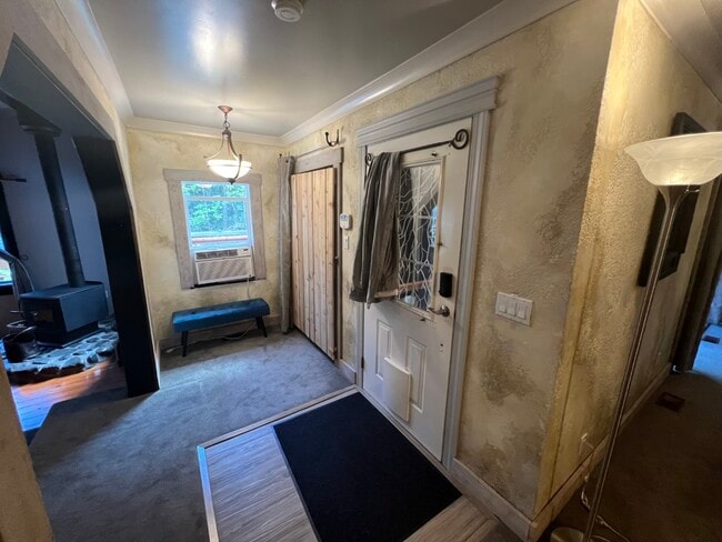 Photo du bâtiment - 13740 Long Lake Rd