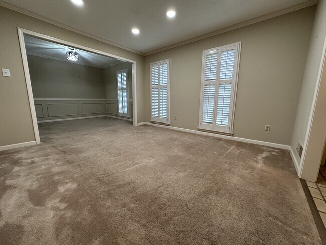 Foto del edificio - 241 N White Station Rd