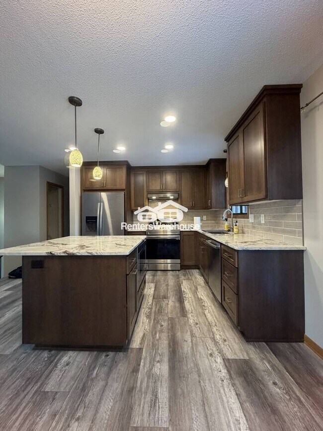 Foto del edificio - Available Now! Spacious 3 bedroom 2 bath in Maplewood