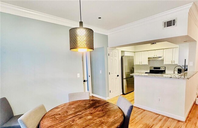 Foto del edificio - 3777 Peachtree Rd NE