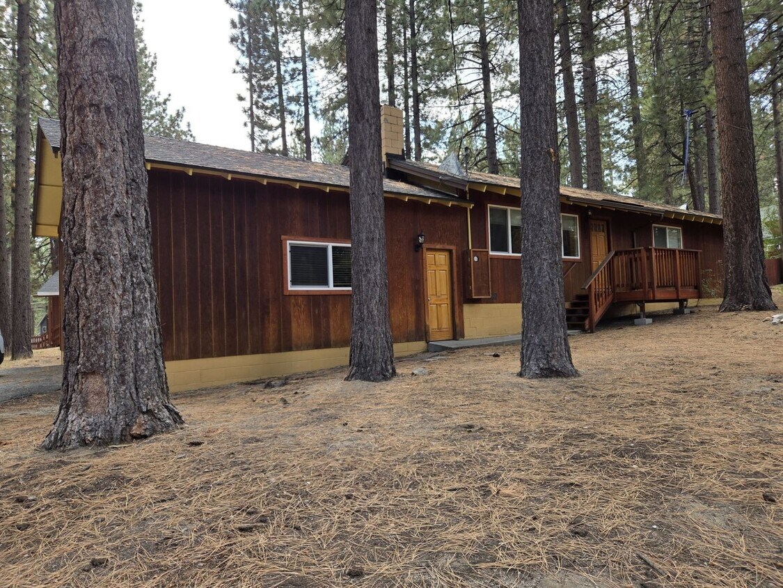 Primary Photo - Two bedroom furnished home in a quiet area