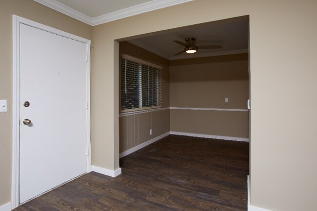 Foto del edificio - 6951 E 15th Pl