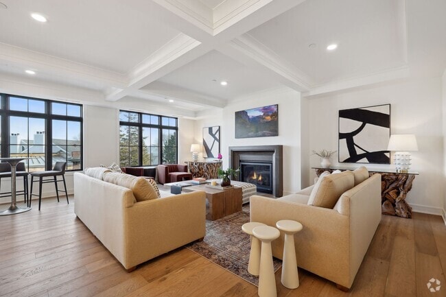 Welcome to Lake House #3 in the heart of Excelsior - 511 2nd St