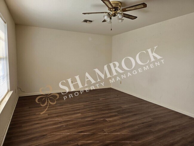 Foto del edificio - 2/1 Triplex in Waco ISD!