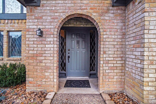 Foto del edificio - 5402 Summerfield Ln