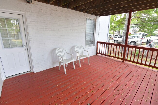 Foto del edificio - 24 Jackson Ave