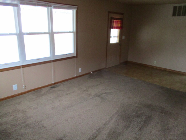Building Photo - 4705 N Show St
