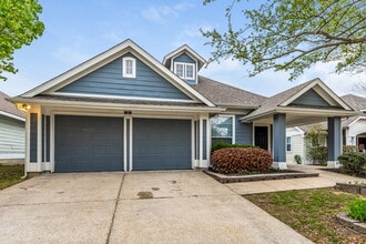 Building Photo - 419 Creekview Dr