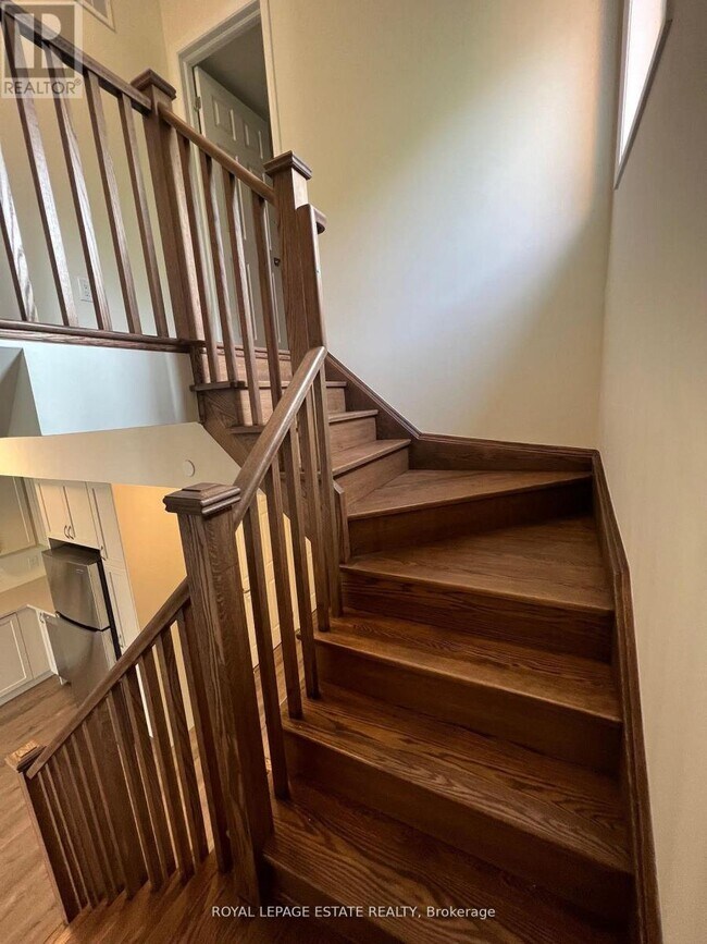 Building Photo - 2789 Eglinton Ave E