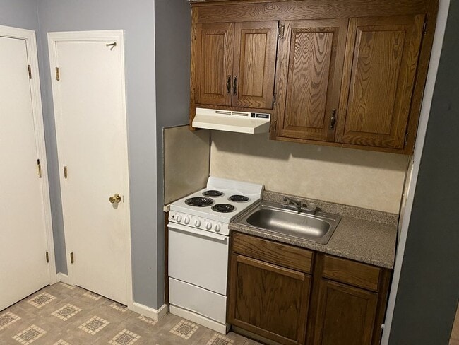 Photo - 134 W Main St Townhome