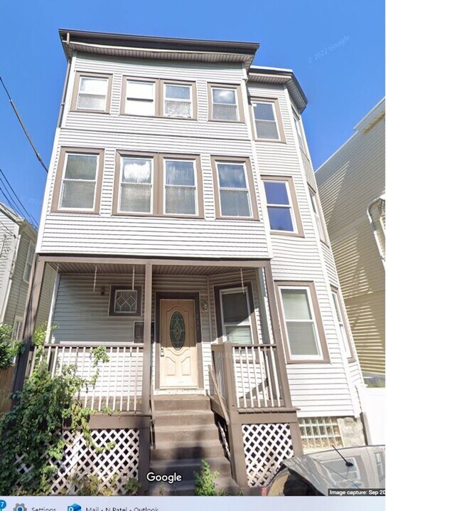 Foto del edificio - Great 4 Bed Available 9/1/26