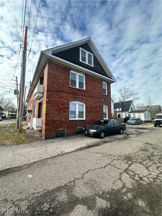 Foto del edificio - 837 Wayside Rd