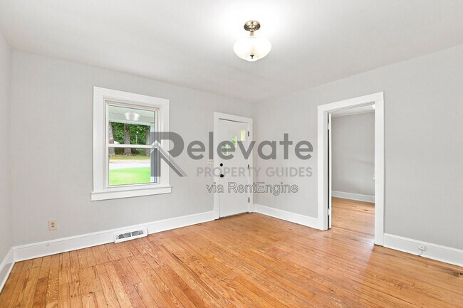 Foto del edificio - 1425 Dinwiddie Ave