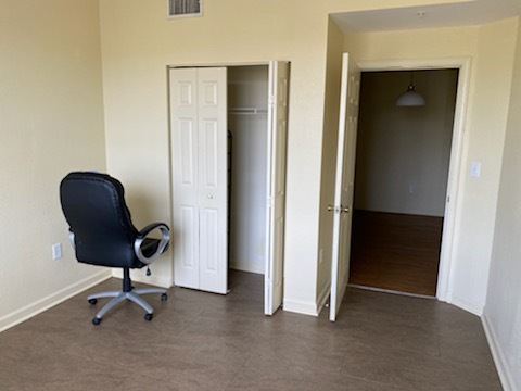 Building Photo - 415 S Villa San Marco Dr