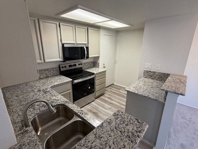 Foto del edificio - Charming 2BD/2BA Condo Home in Desirable Ardenwood Fremont!
