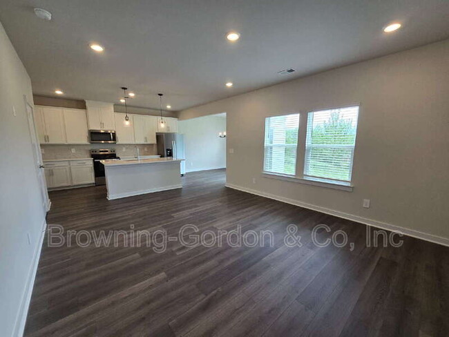 Building Photo - 4248 Skyridge Dr
