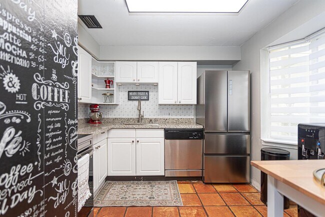 Foto del edificio - 13460 Old Englishtown Rd