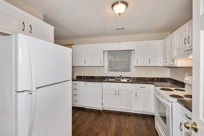Building Photo - 230 Graystone Dr