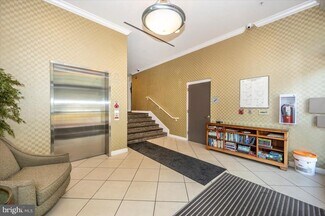 Building Photo - 35 E All Saints St