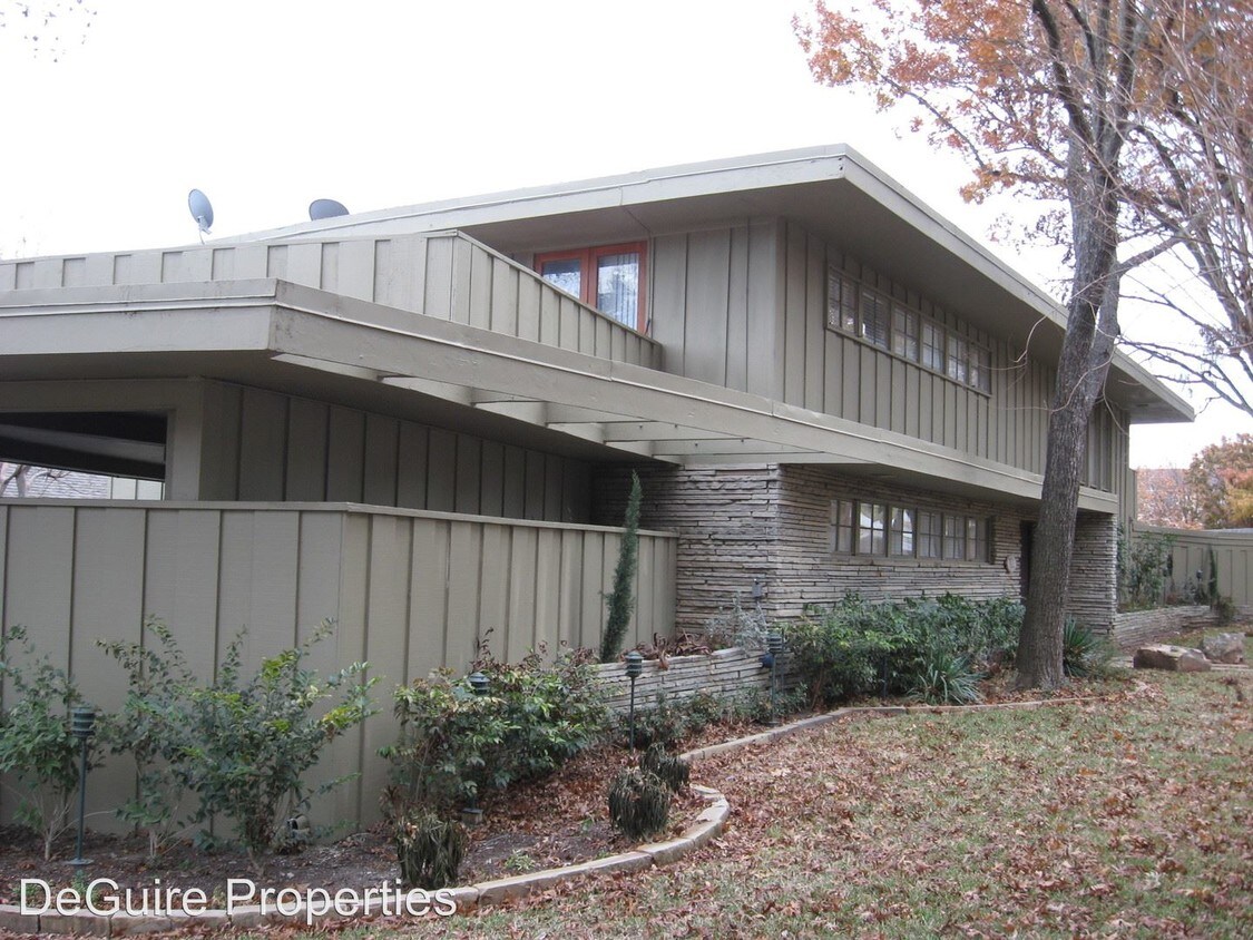 Primary Photo - 701 Monticello Dr