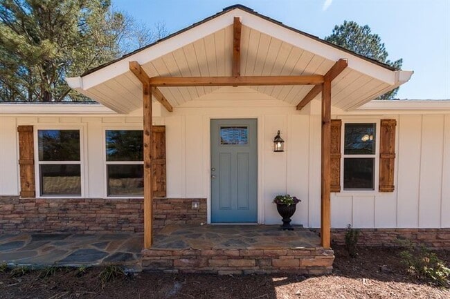 Building Photo - 4882 Sugar Pike Rd